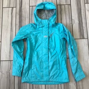 Helly Hansen rain/wind jacket. EUC